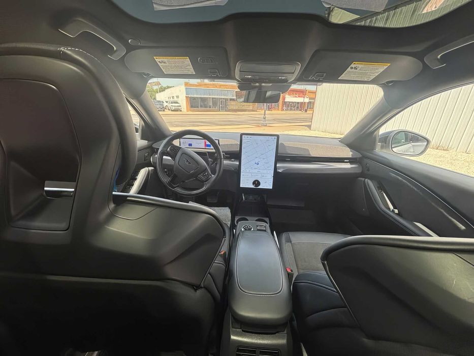 Ford Mustang Mach-E      2022