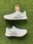 Волейбольні кросівки asics