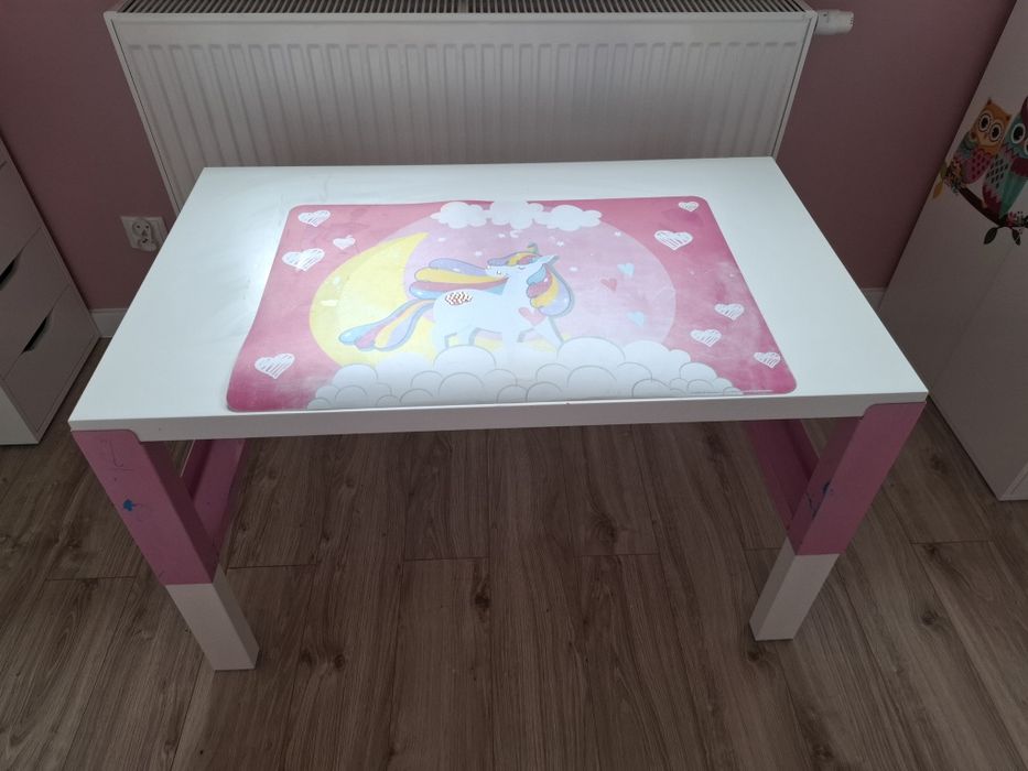 Biurko dla dziewczynki ikea