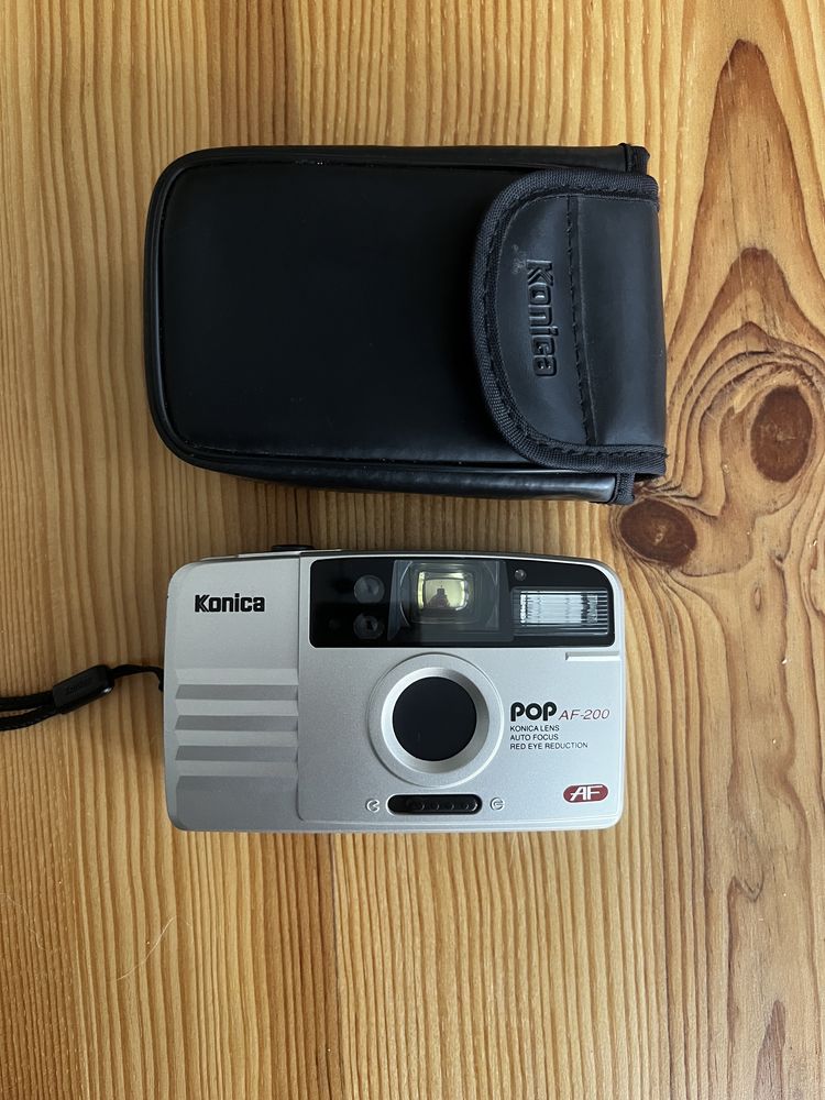 Maquina fotografica Konica pop AF-200