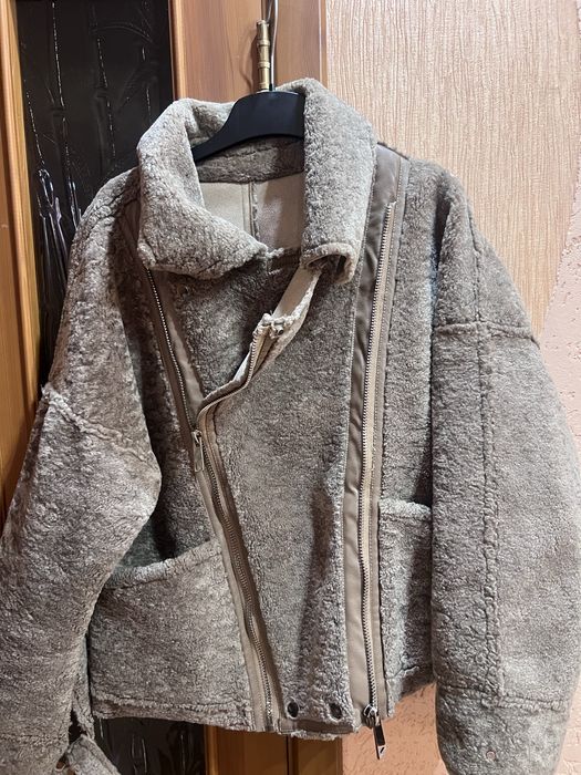 Стильная дубленка искуственная , модная весна осень .