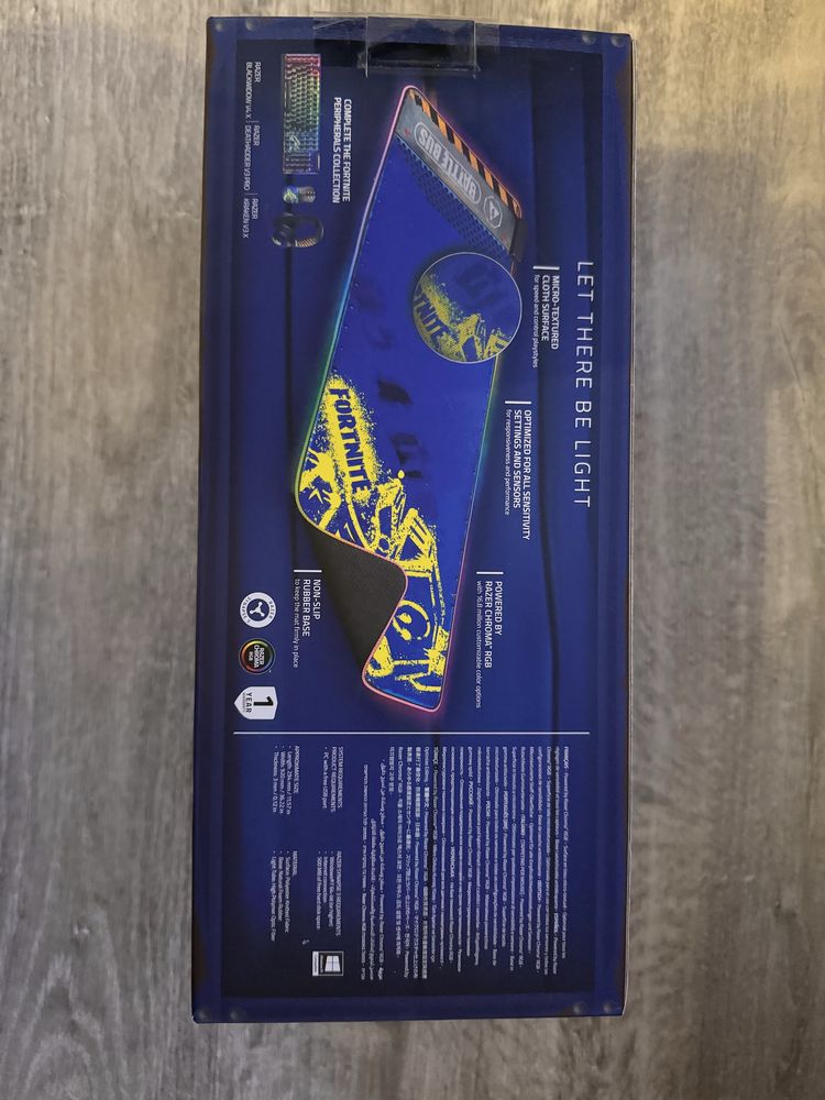 Nowa Podkładka RAZER Goliathus Extended Chroma - Fortnite Edition