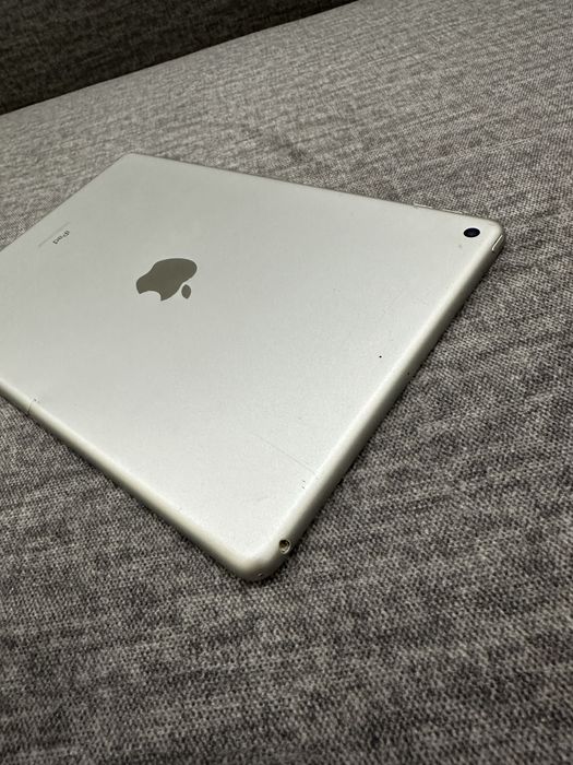 iPad 8 32gb 2020 Wi-Fi Silver (67)