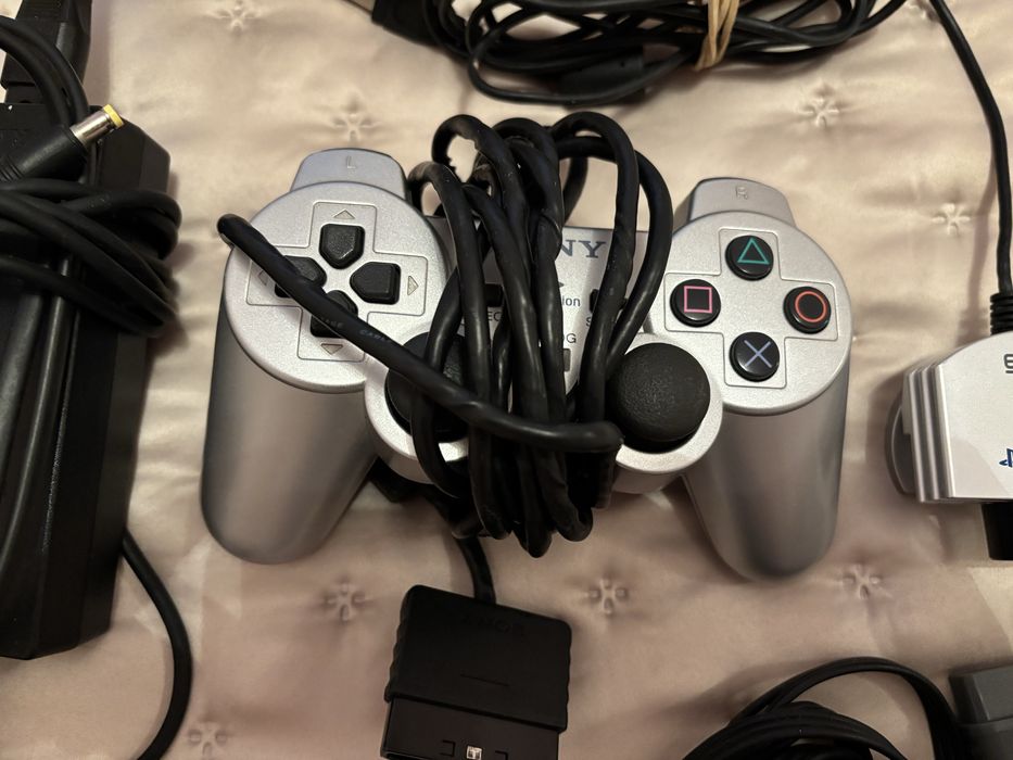 PlayStation 2 Slim + Acessórios + 6 Jogos