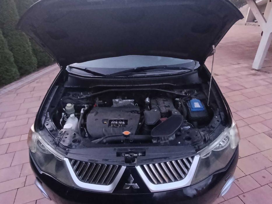 Mitsubishi Outlander 2.4b,gaz4X4