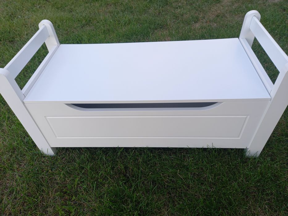 Komoda  do pokoju dziecinnego,salonu lub sypialni.