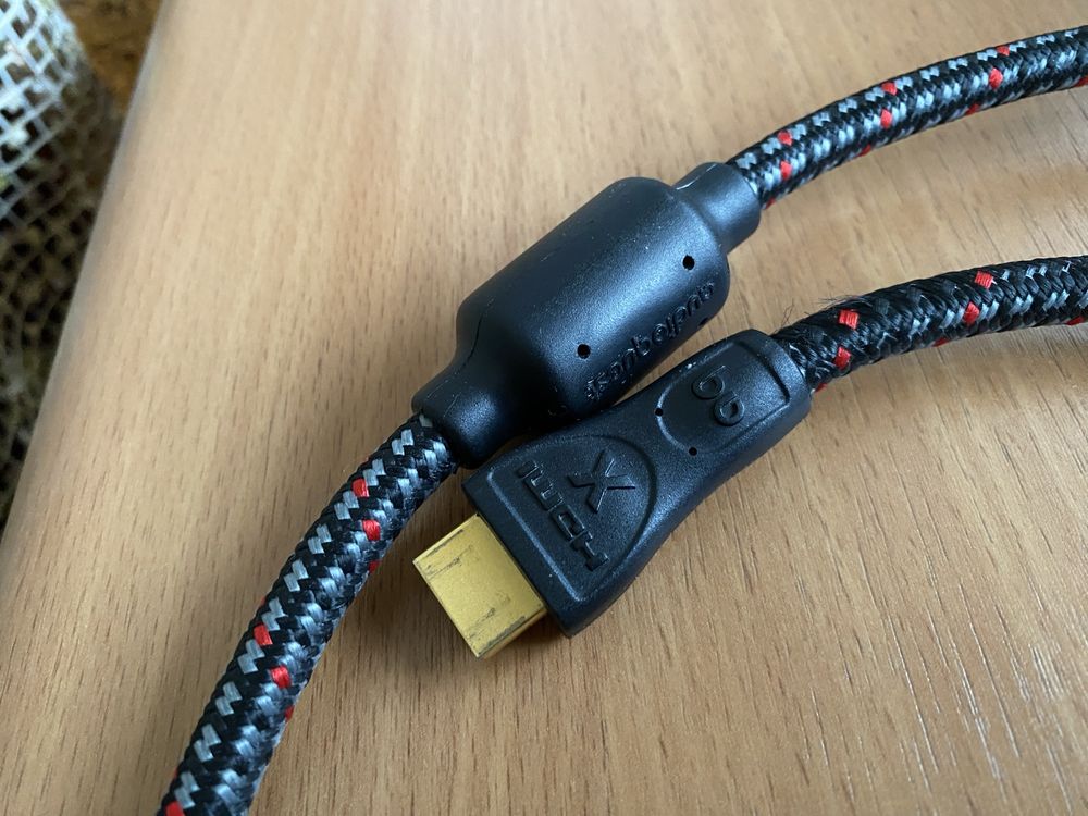 AudioQuest -HDMI -X -1 m/ Evergreen 1m 3.5mm - RCA /sub 2.0m IRISH RED