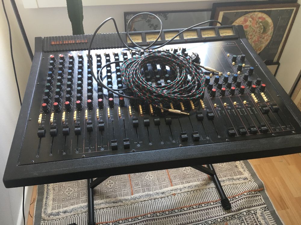 Allen & Heath 1642 mixer