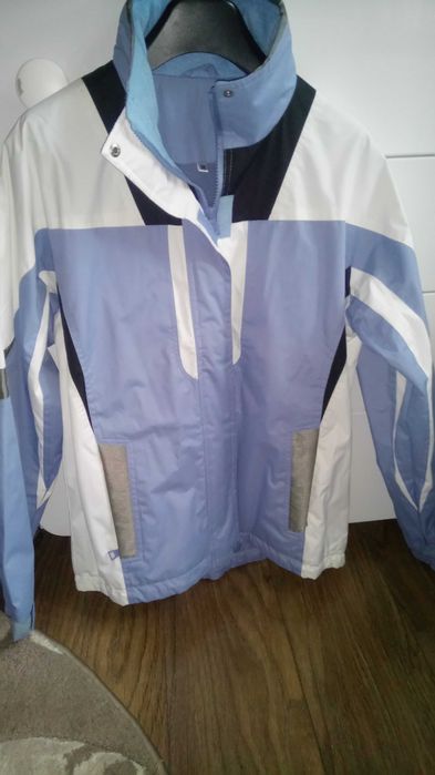 Куртка спортивна