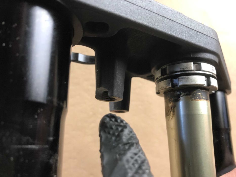 Suzuki GSX-R 750 600 Lagi Laga Zawieszenie Przód Półka Dolna L1 - L6