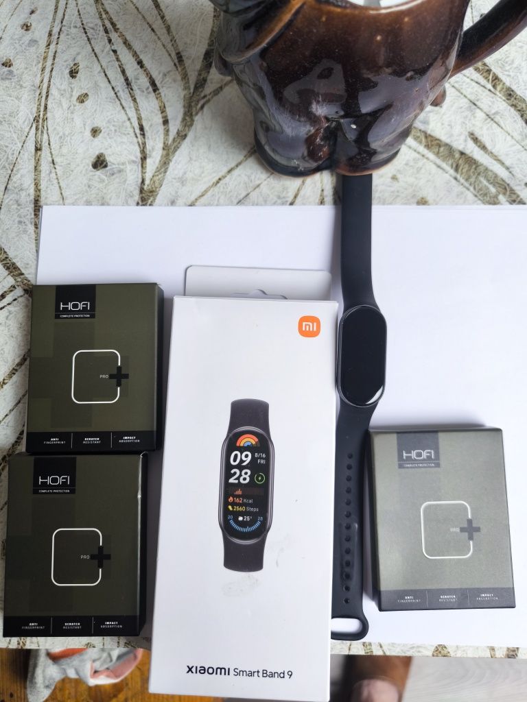 Sprzedam używany Smartband Xiaomi  Mi Band 9 plus szkła ochronne