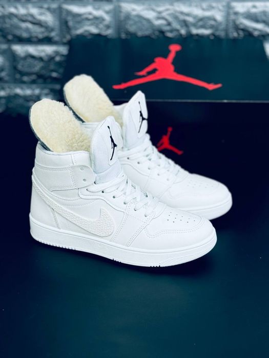 Белые зимние кроссовки Найк Жордан ретро 1 / Nike Jordan Retro 1 White