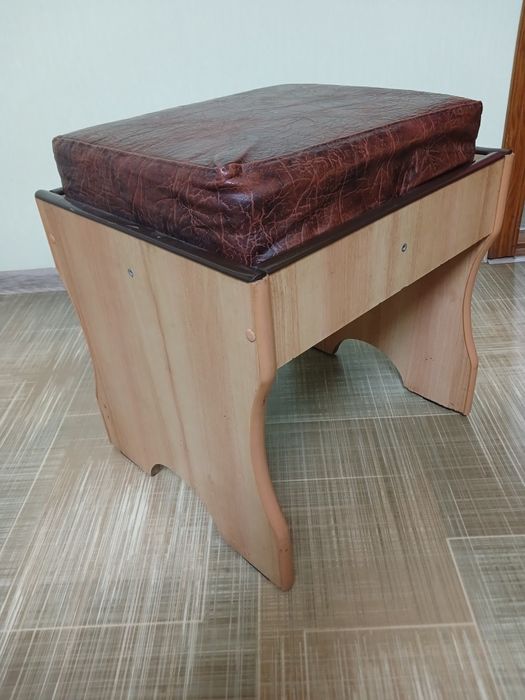 Продам пуфик м'ягкий.