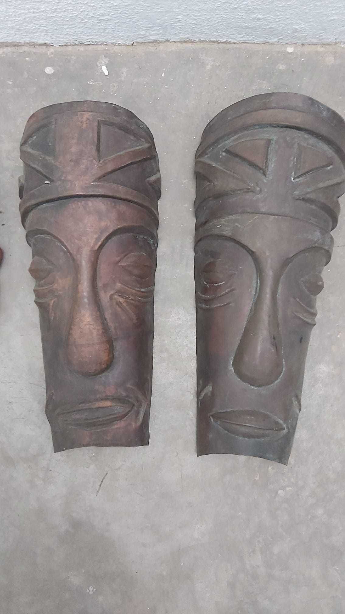 Mascaras Africanas em madeira e metalicas