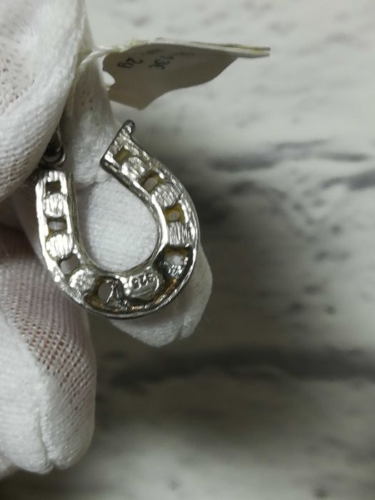 Серебряный набор серьги и кулон с янтарем.