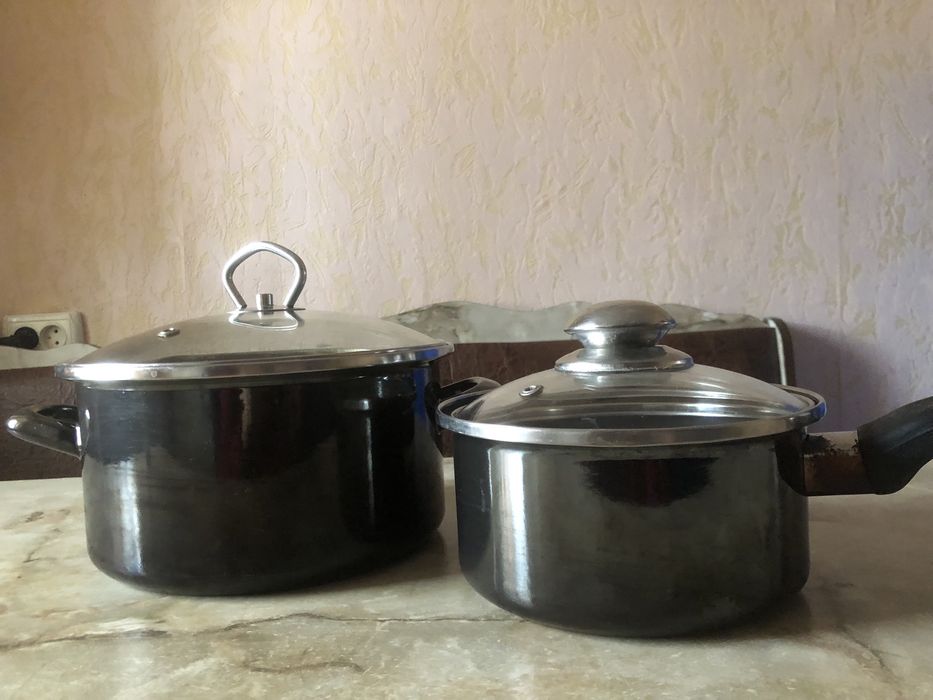 Продам каструлю і ковшик.