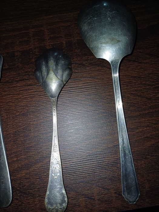 Zestaw srebnych i posrebrzanych sztućców antyki