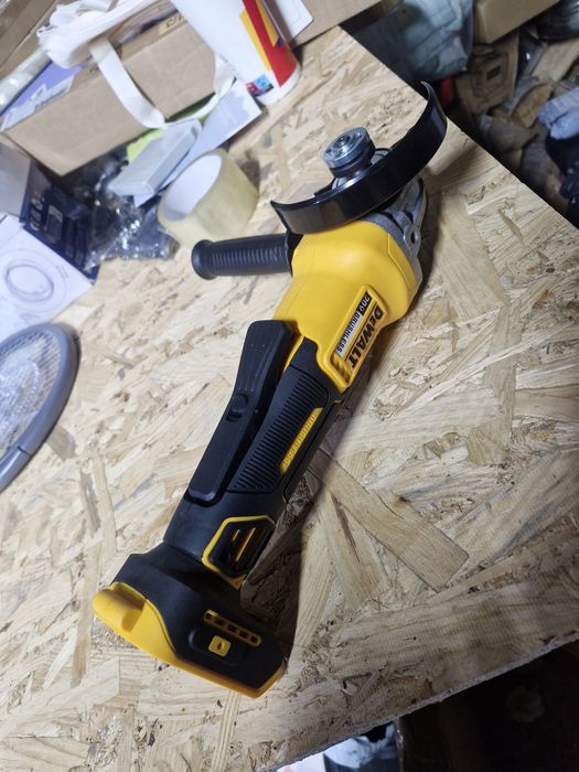 Szlifierka kątowa Dewalt Nowa