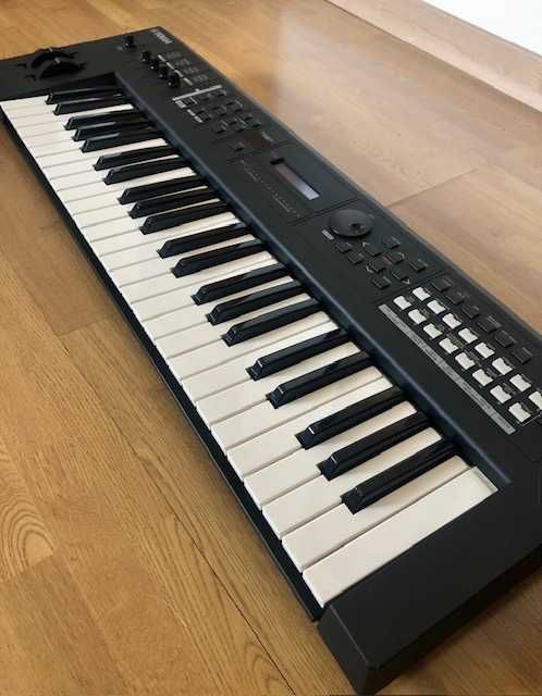 Vendo Sintetizador Yamaha MX49