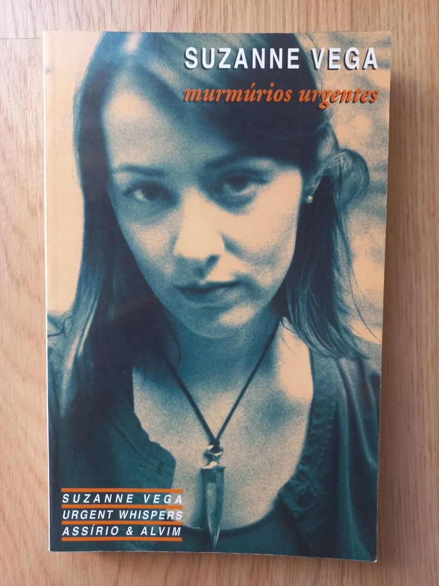 Livro "Múrmurios Urgentes" de Suzanne Vega