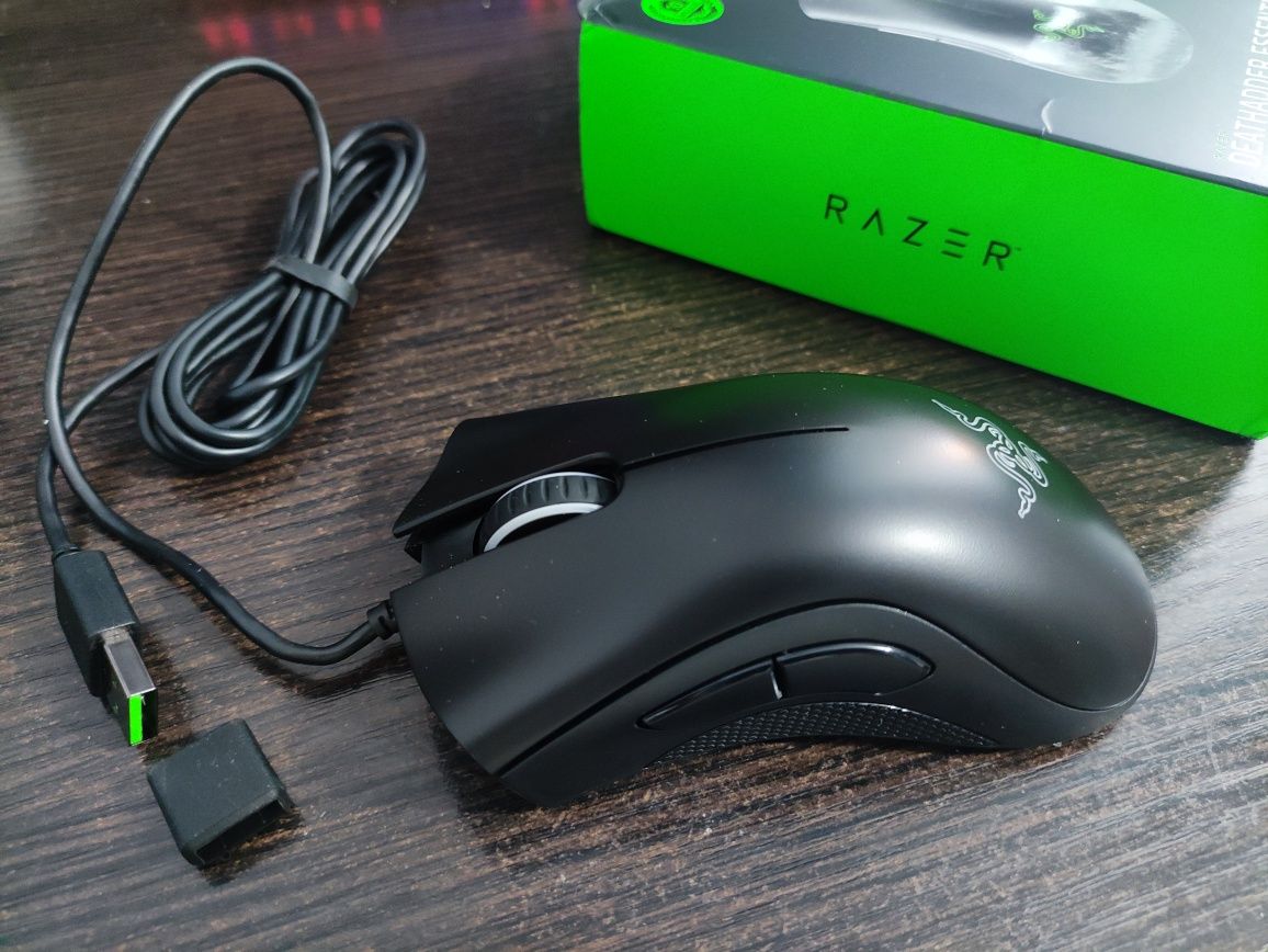 Мишка Razer deathadder essential