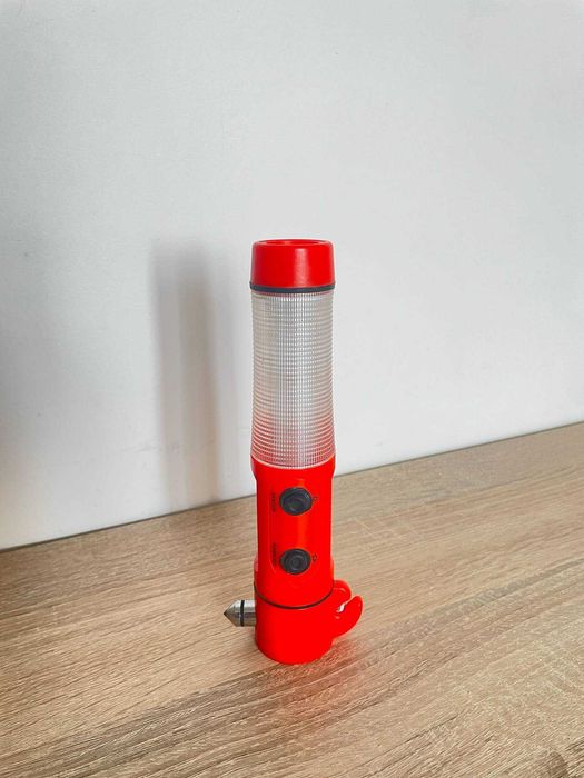 Niezbędnik  do auta 6w1 latarka młotek przecinak do pasów