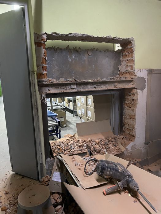 Бригада демонтажників.