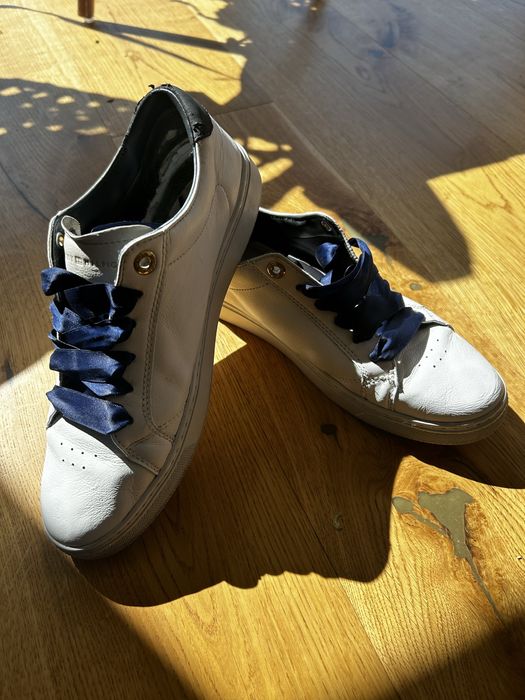 Tommy hilfigher sneakersy, białe skórzane 40