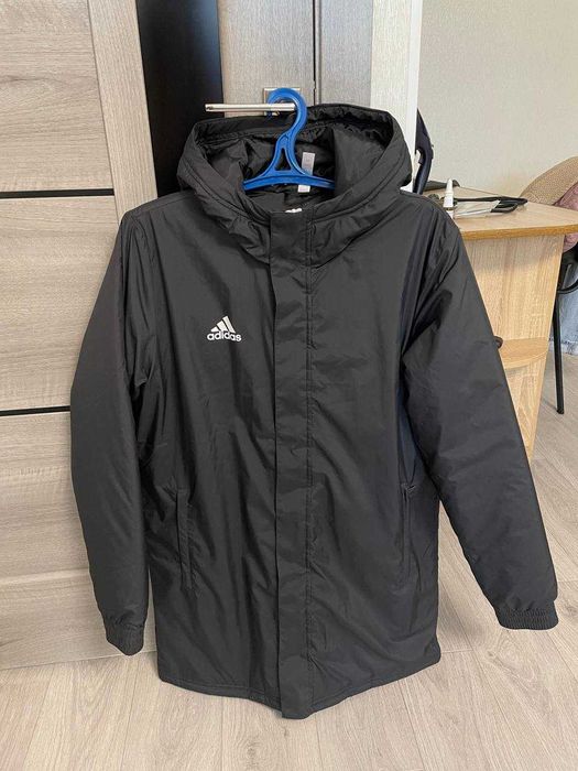 Продаю куртку Adidas розмір М(48/50)