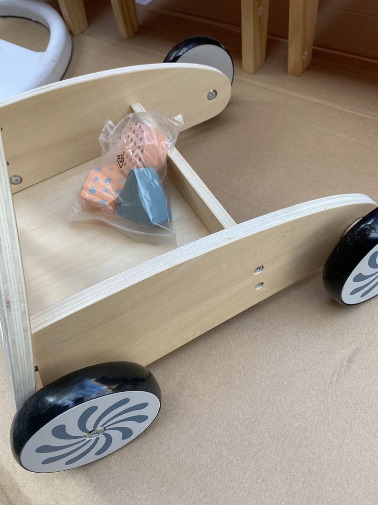 Drewniany wielofunkcyjny chodzik dla dzieci pchacz wózek z klockami