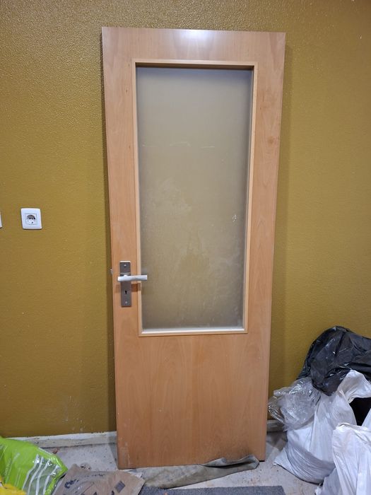 PORTAS à venda em BOM estado