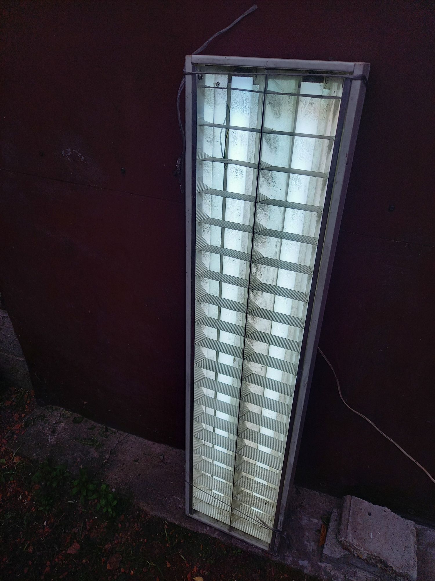 Lampa panel oprawa rastrowa natynkowa led.