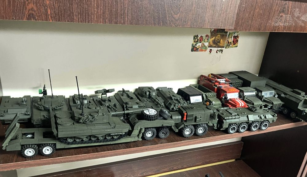 Лего модели танков, машин прочее.