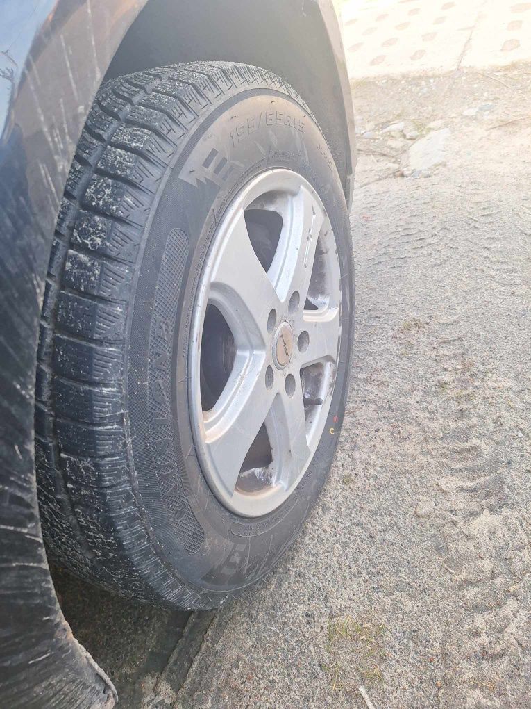 Koła zimowe 195/65 R15 opony jak nowe