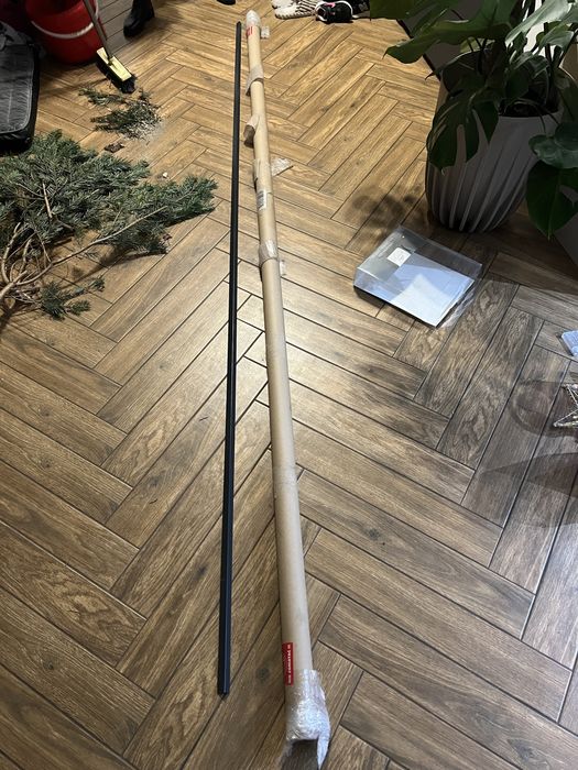 Listwy aluminiowe przypodłogowe minimalistyczne