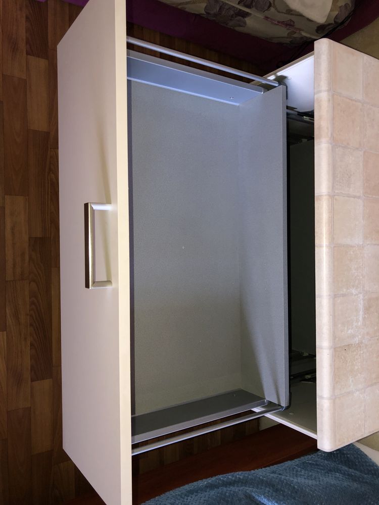 Комод/тумба з фурнітурою Miele