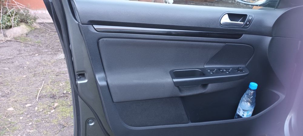 Vw golf Vl kombi 1.6 Tdi 2011 z klimą