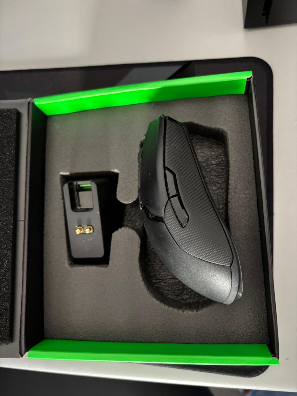 Razer Viper Ultimate with charging station