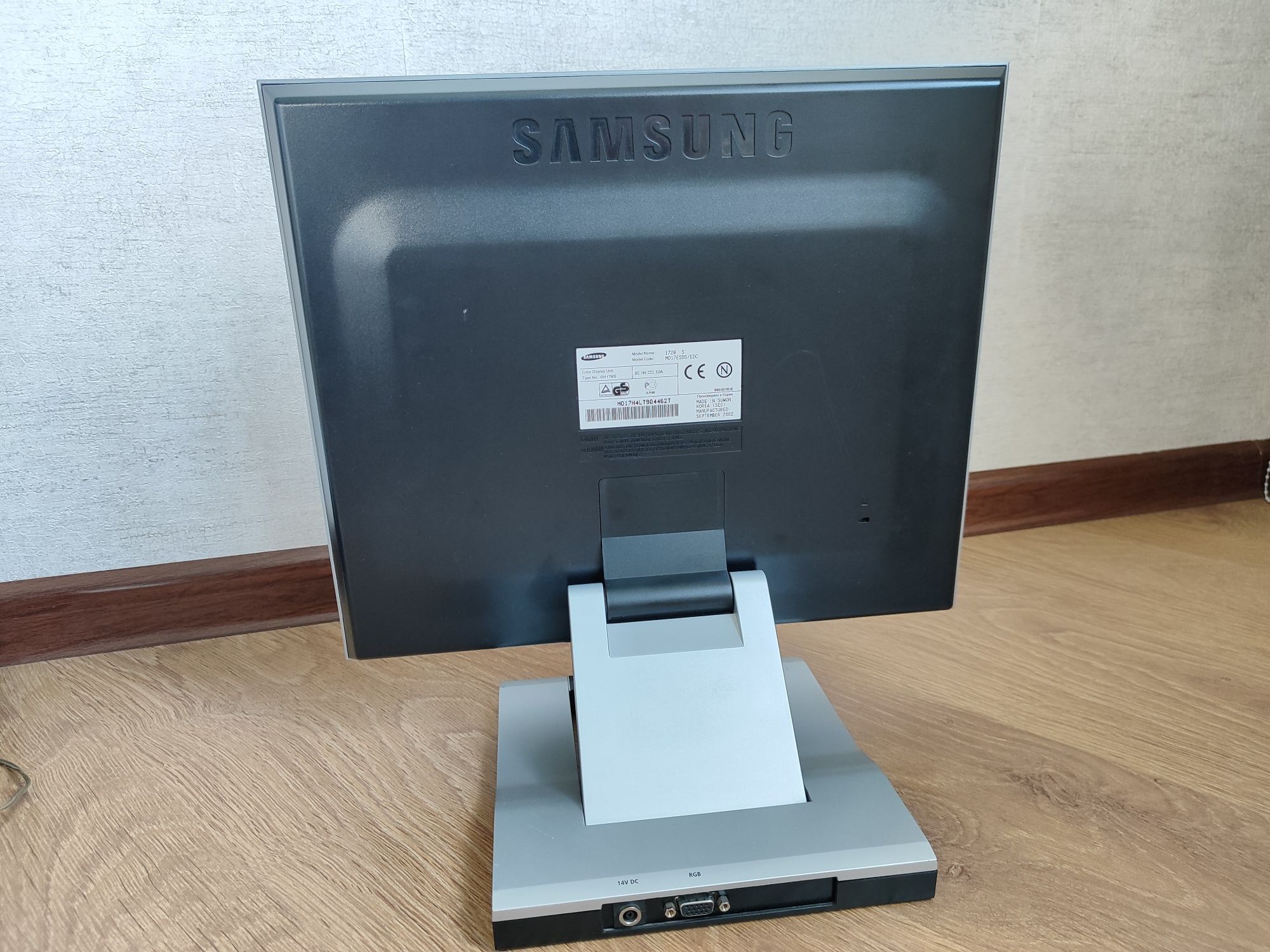 Монитор Samsung SyncMaster 172B