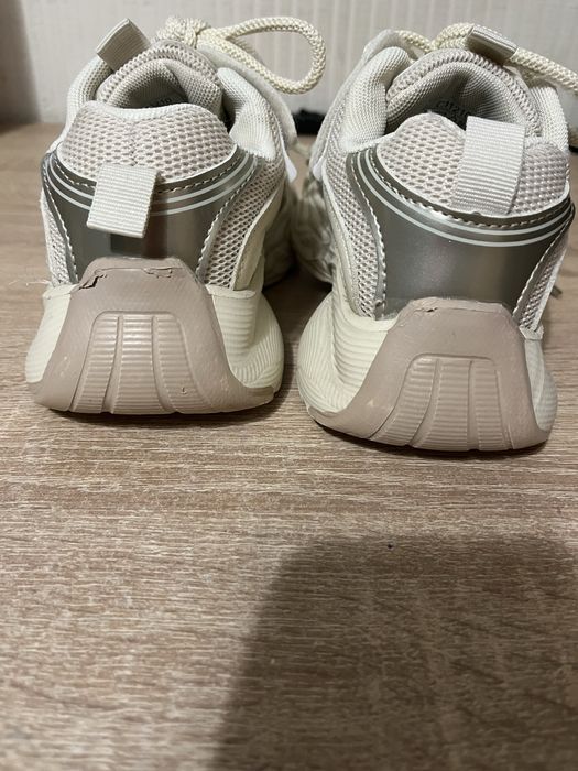 Кросівки на дівчинку 32 розмір,устілка 19 см