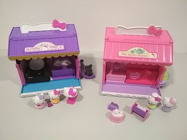 (4) Casas Hello Kitty + bonecas + acessórios