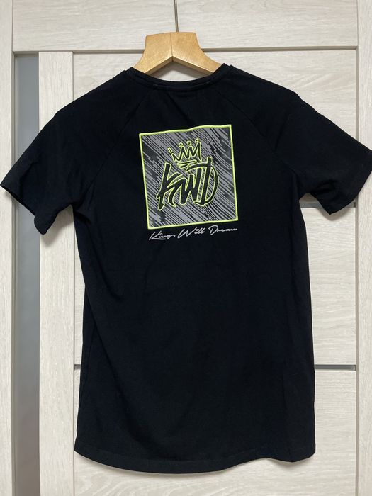 Футболка , класична футболка