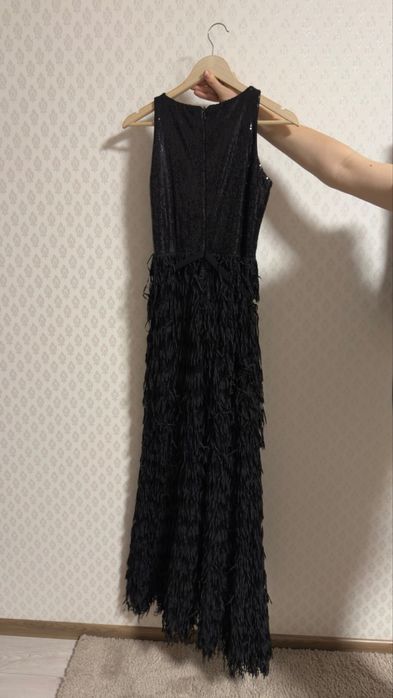 Чорна вечірня сукня Jadore з паєтками і бахромою