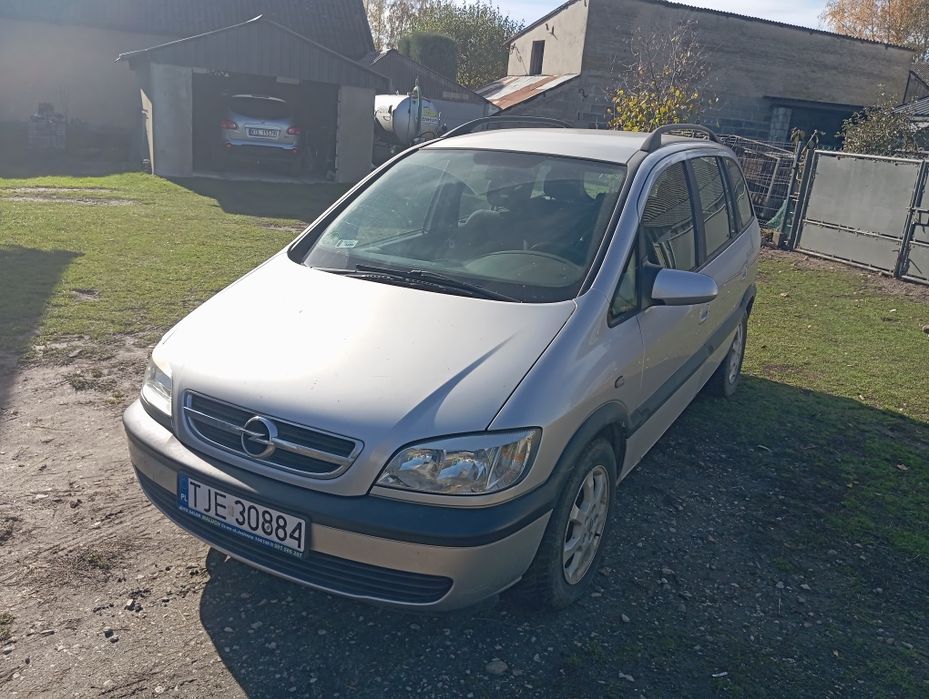Samochód opel zafira