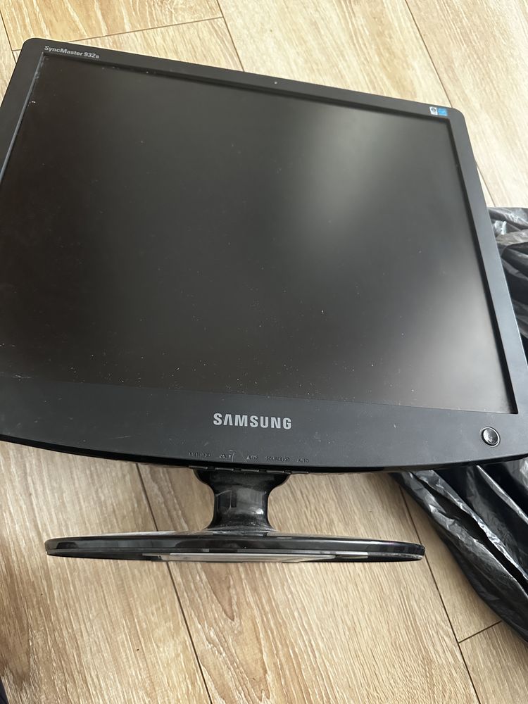 Monitor samsung 932B