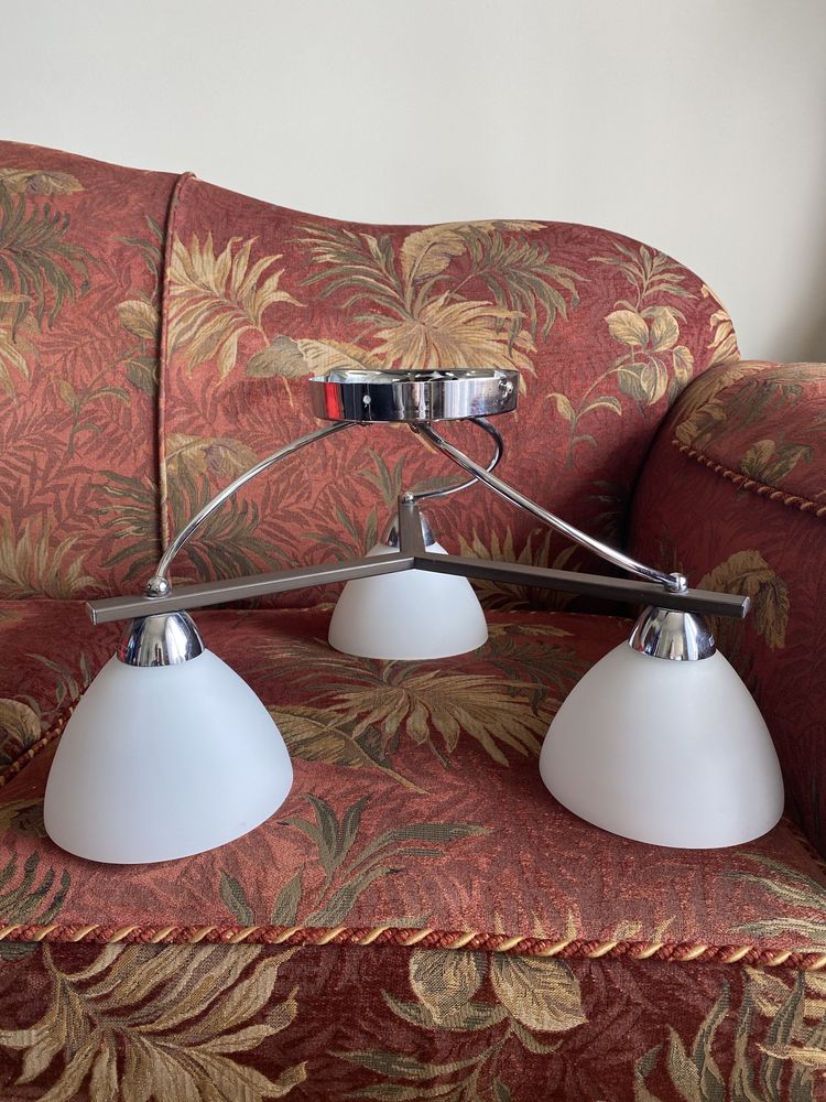 Lampa sufitowa Vitalux Chloe-3 z białymi kloszami wisząca 3x60w