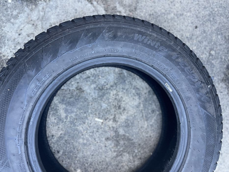 Шини 225/65 r17 Hankook зимові залишок протектора 8мм