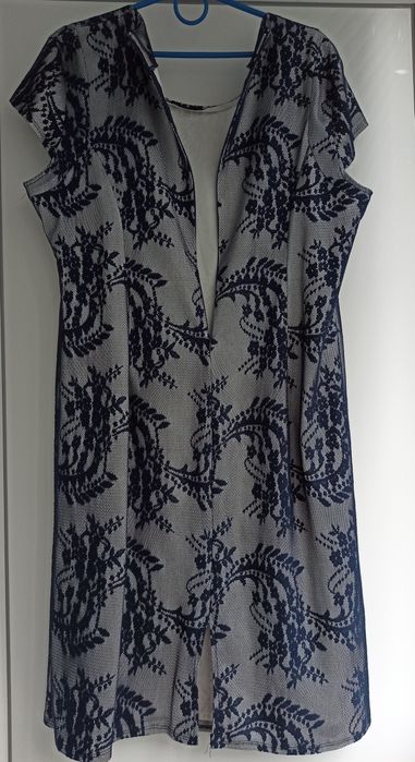 Сукні жіночі, розміри 46, 54