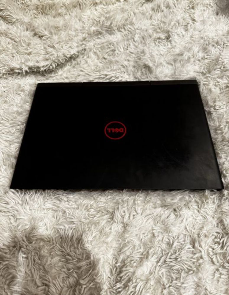 Laptop Dell Inspiron i5-7300HQ / GTX 1050 / 16GB RAM / SSD+HDD