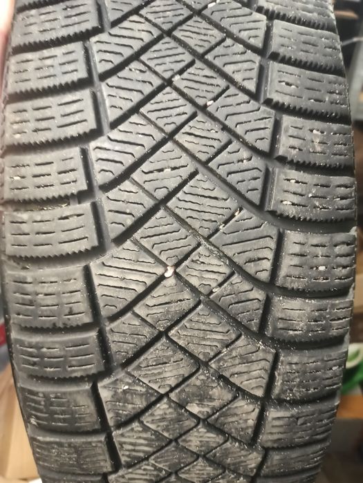 Зимова гума Pirelli 195/65R15